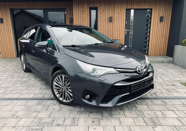 Toyota Avensis cena 49999 przebieg: 189000, rok produkcji 2015 z Kościerzyna małe 172